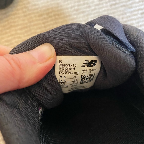 New Balance Sneaks - Picture 6 of 6